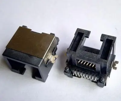 What are the structural characteristics of the cable connector?