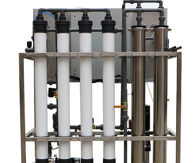 What are the characteristics of ultrafiltration equipment?