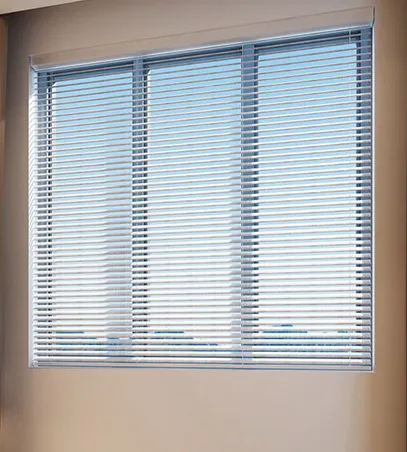 Say goodbye to dust with easy-to-clean vinyl blinds