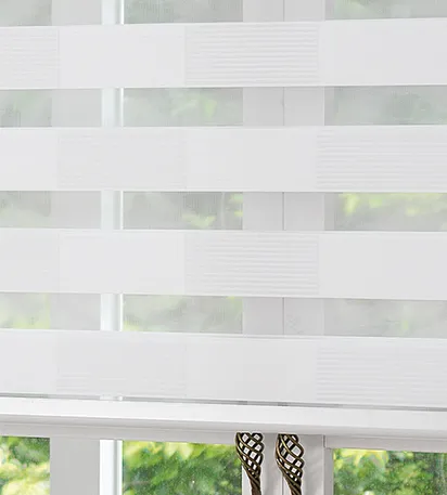 Werten Sie Ihre Fenster mit vielseitigen Zebra-Jalousien für jede Einrichtung auf.