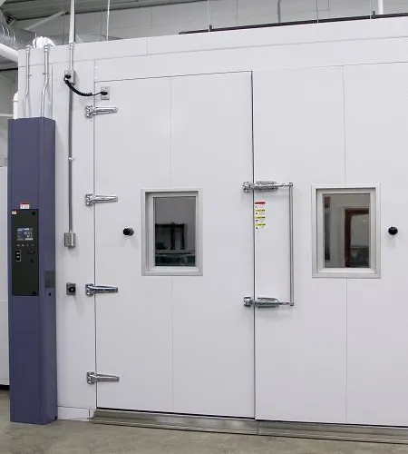 Benefits of Using a Walk-In Chamber for Environmental Testing