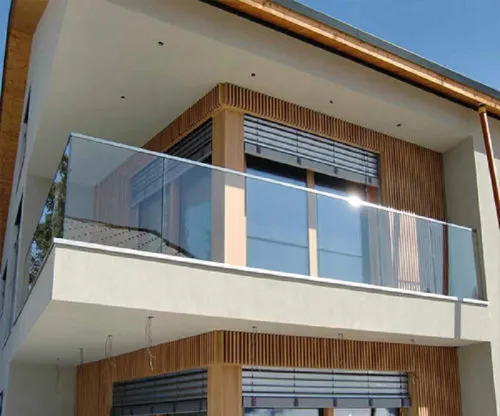 Balcony glass railing performance