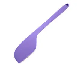 What issues should be paid attention to when customizing a silicone spatula?