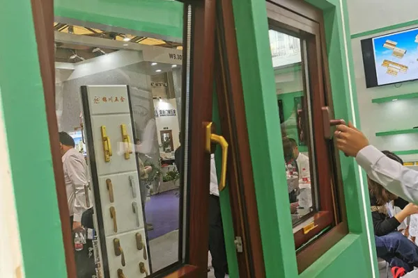 wooden-doors | The advantages and disadvantages of various types of wooden doors