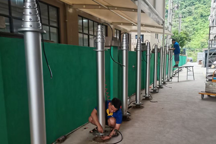 How to install and maintain telescopic mast?