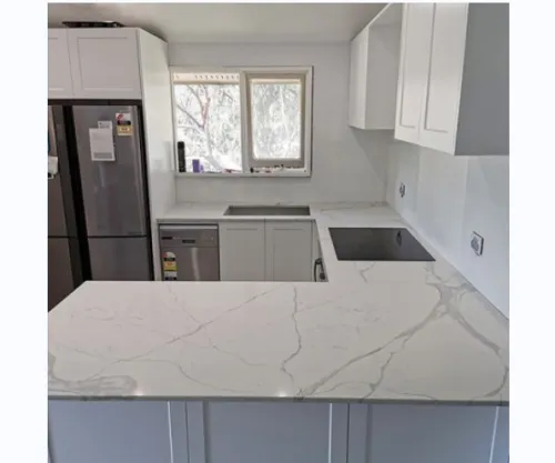 У чому різниця між Калакаттою та Каррарою?