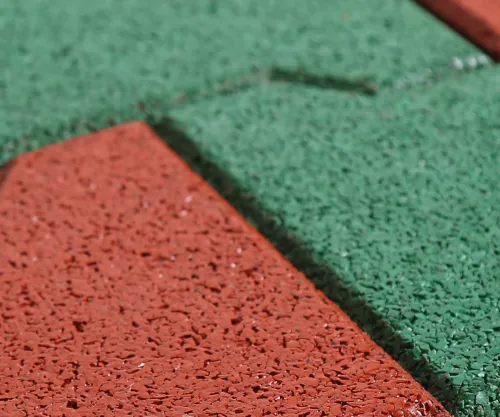 Introduzione ai vantaggi delle piastrelle per pavimenti in plastica Green Valley