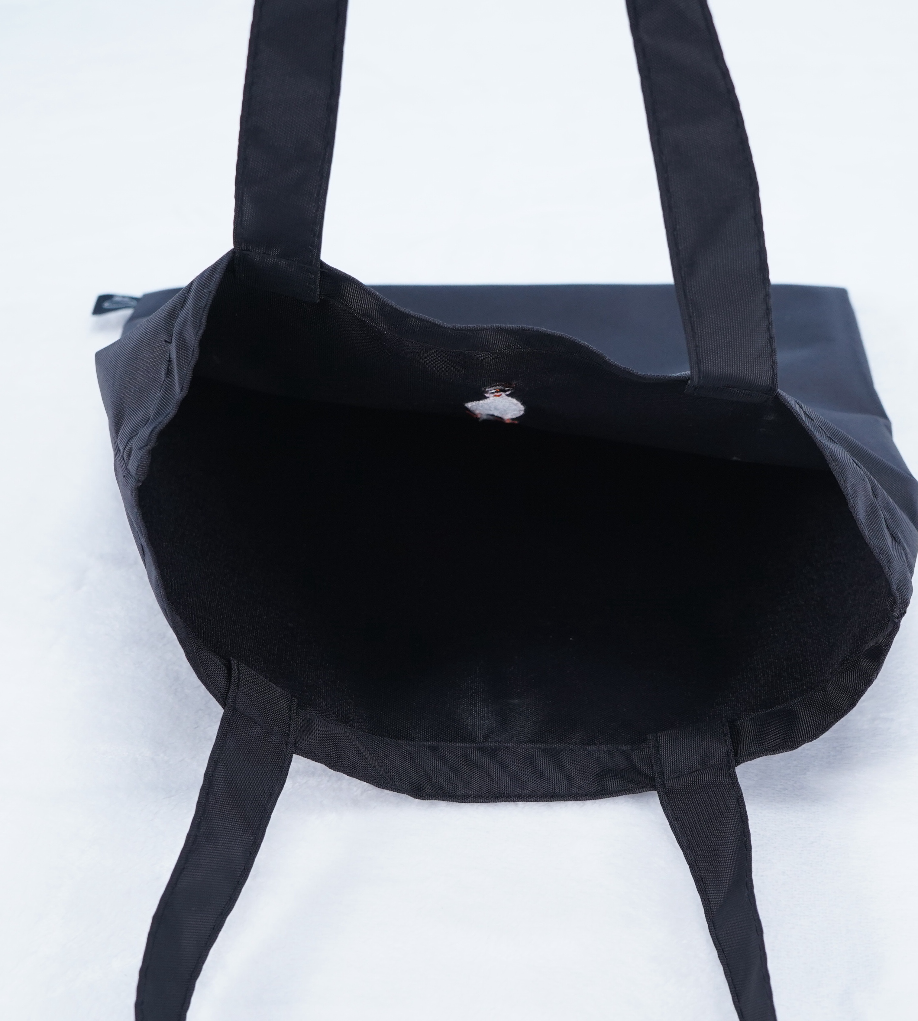 ट्रेंडी और कालातीत: कस्टम नायलॉन पॉलिएस्टर टोट बैग के साथ फैशनेबल रहें
