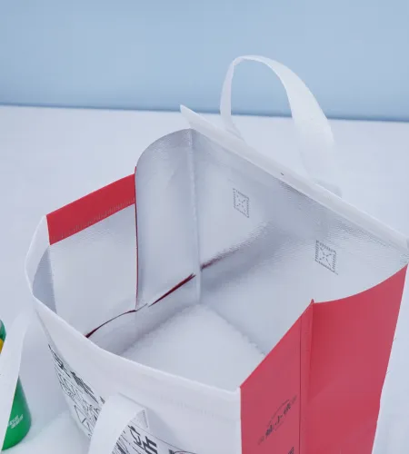 Stay Cool and Stylish with our Customizable Sewing Thermal Cooler Bag