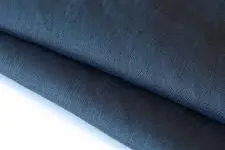 The most unique style of denim fabrics is clear lines. This is because traditional denim fabrics are only dyed by warp yarns, and the weft yarns are kept in their original colors.