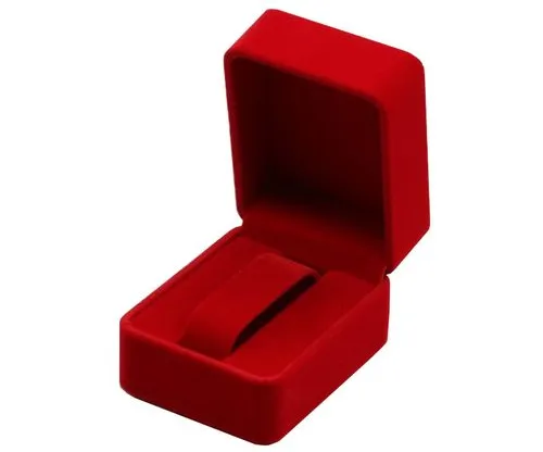 How to maintain the watch box?