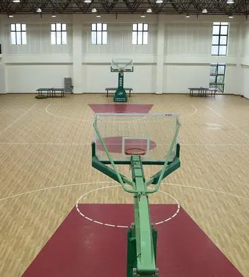 Деревянный пол для баскетбольной площадки | Профессиональный баскетбольный зал