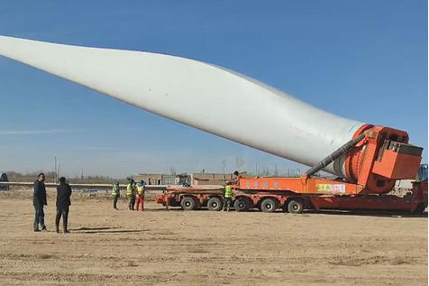 Prueba de carga de palas de aerogeneradores de 650 ton·m