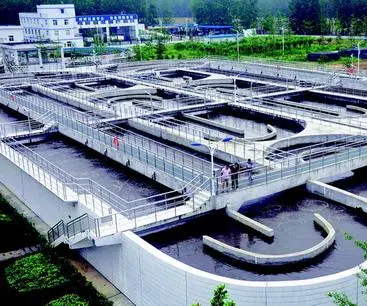 What are the working characteristics of 水処理プラント?