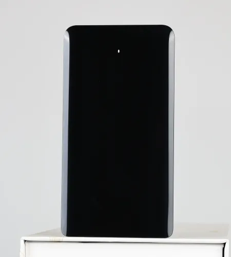 The One-piece Glass Back Cover is the Cornerstone of a Truly Water-Resistant Design.