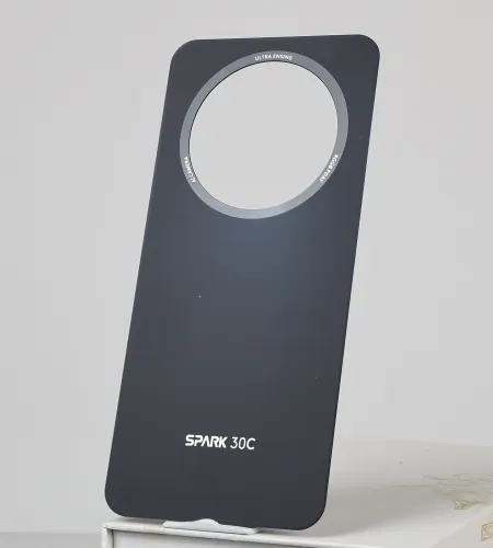 Custom Phone Back Cover vs. Off-the-Shelf: A Marketing Comparison