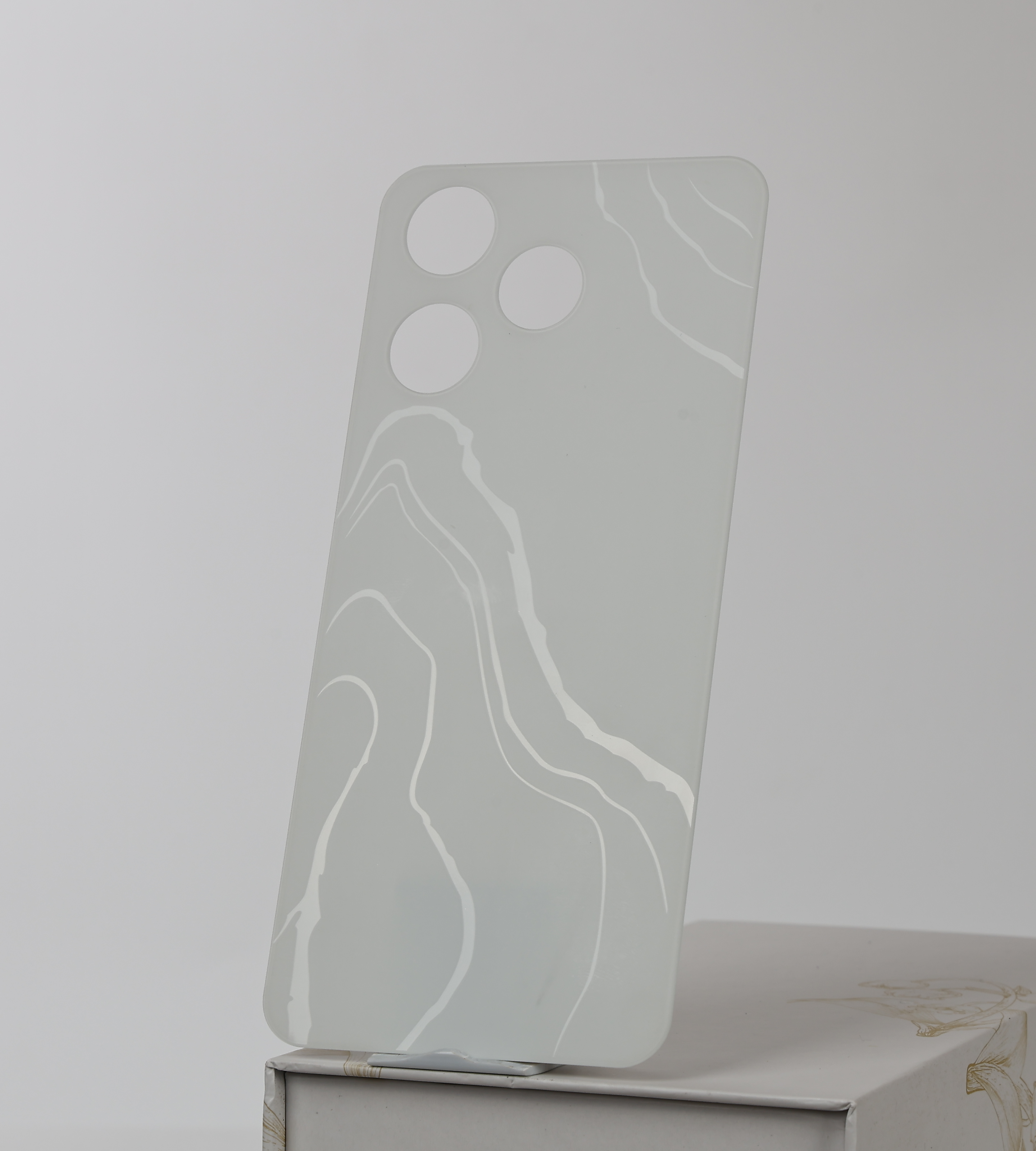 The One-piece Glass Back Cover is the Definitive Choice for Flagship Devices.