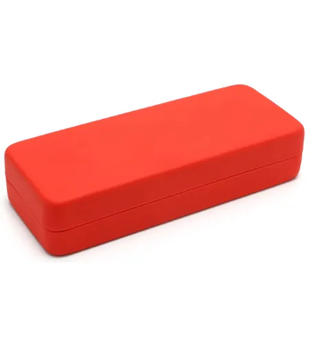 Offer designer glasses cases that reflect your brand’s luxury positioning.