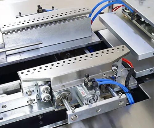 The working principle of cellophane packaging machine