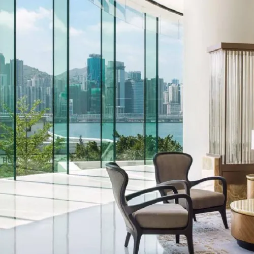 Frameless cut fixed architectural glass