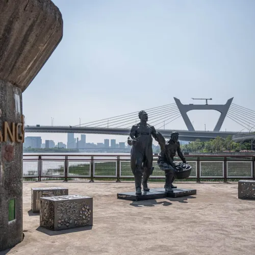 What is bronze sculpture?