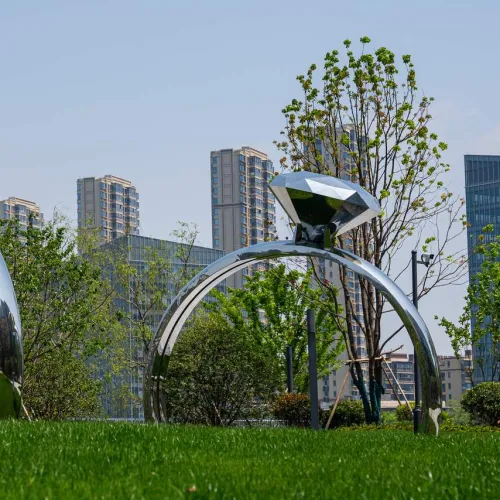 What is stainless steel sculpture?