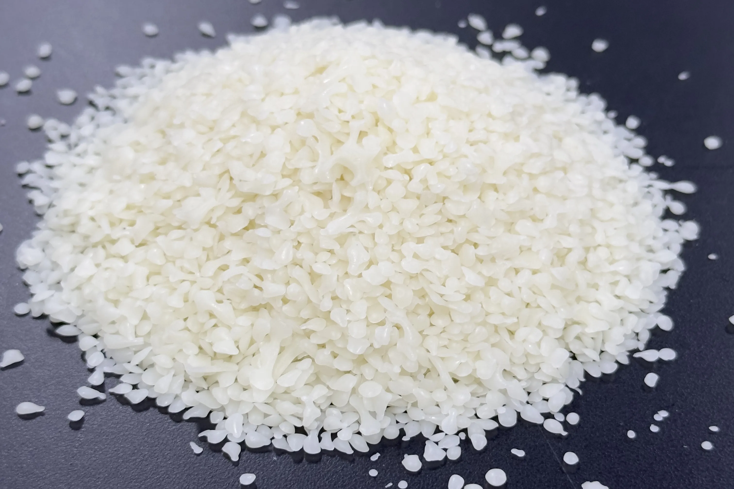 Chất bôi trơn ester: Giải pháp thân thiện với môi trường và hiệu suất cao cho các ứng dụng công nghiệp